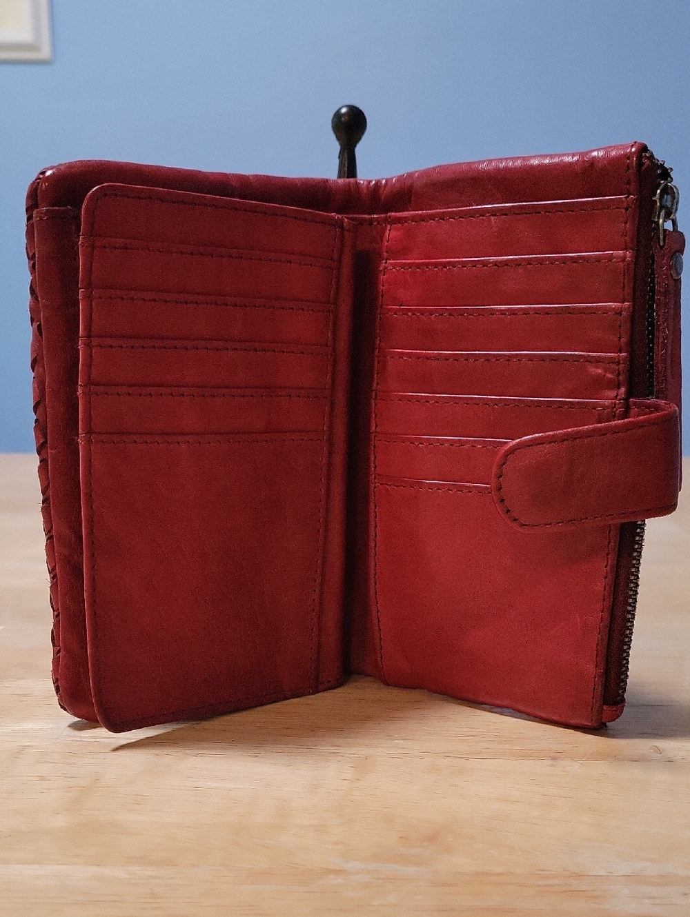 Vilenca Holland Woven Leather Wallet - Red - Picture 4 of 10